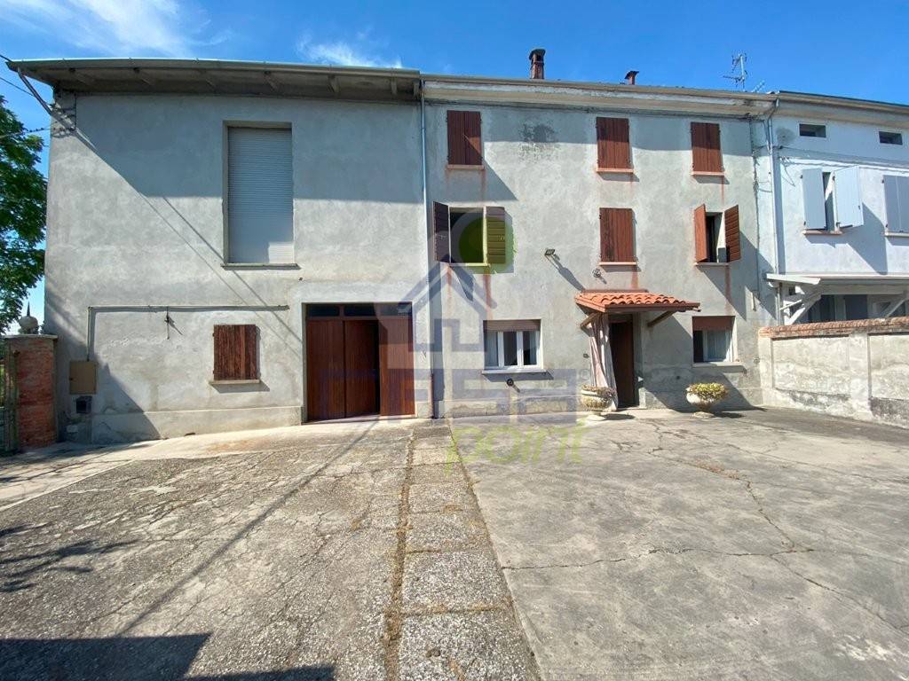 Casa indipendente a Gualtieri in via scaglioni - Foto 2