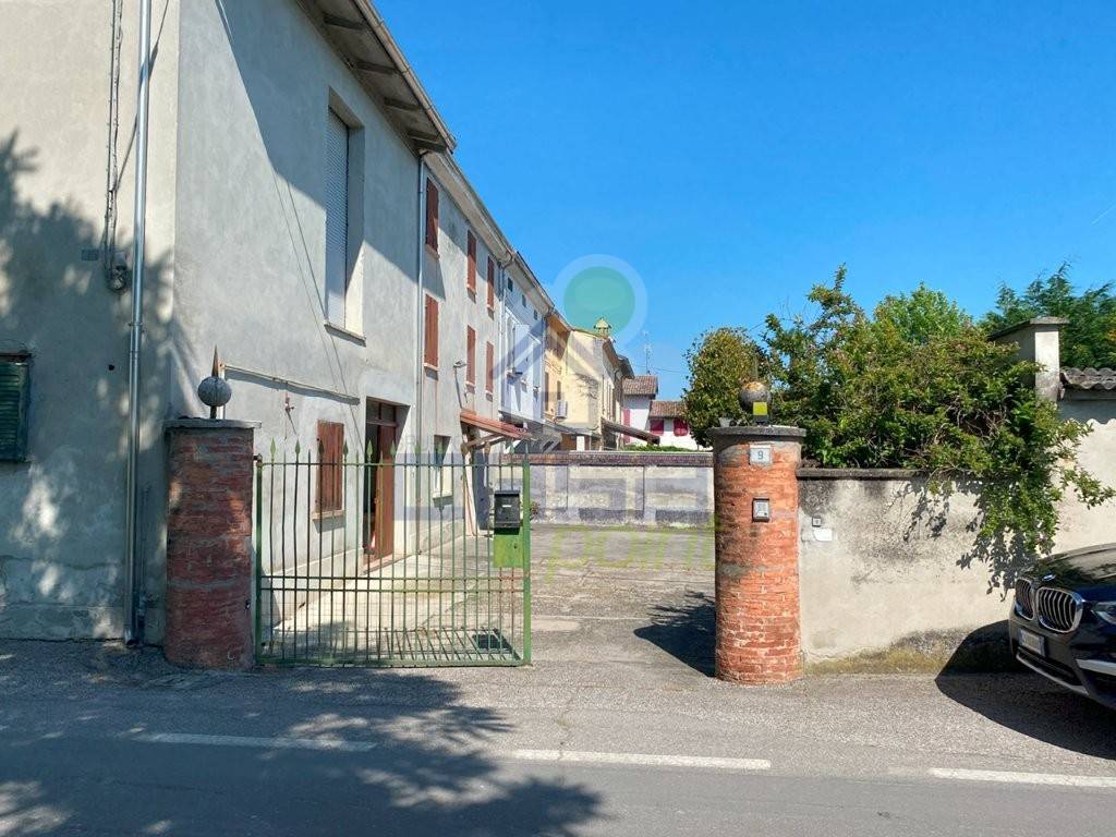 Casa indipendente a Gualtieri in via scaglioni - Foto 5