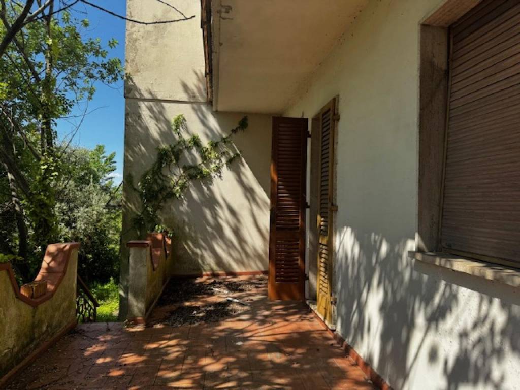 Palazzo / stabile a Uzzano in VIA AMENDOLA, 90 - Foto 2