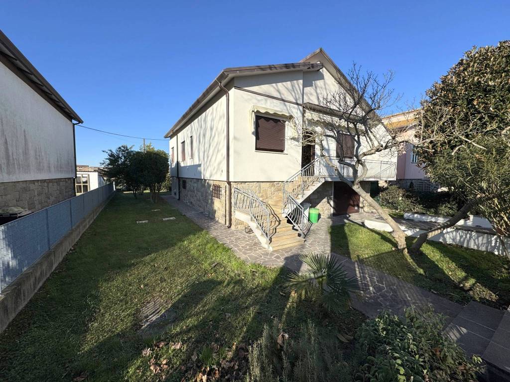 Villa a Loreo in Via 25 Aprile - Foto 2