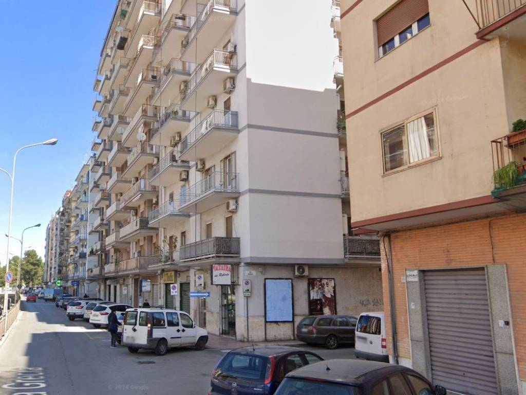 Appartamento a Taranto in Viale Magna Grecia, 61 - Foto 2