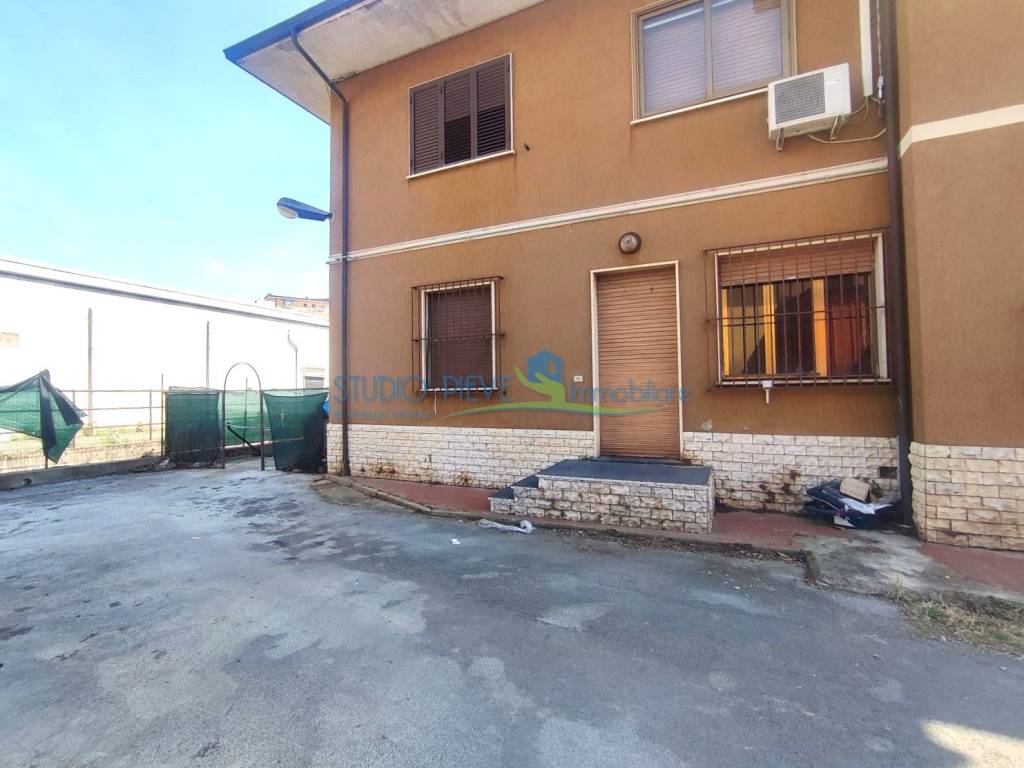 Palazzo / stabile a Monsummano terme in Via Risorgimento - Foto 2