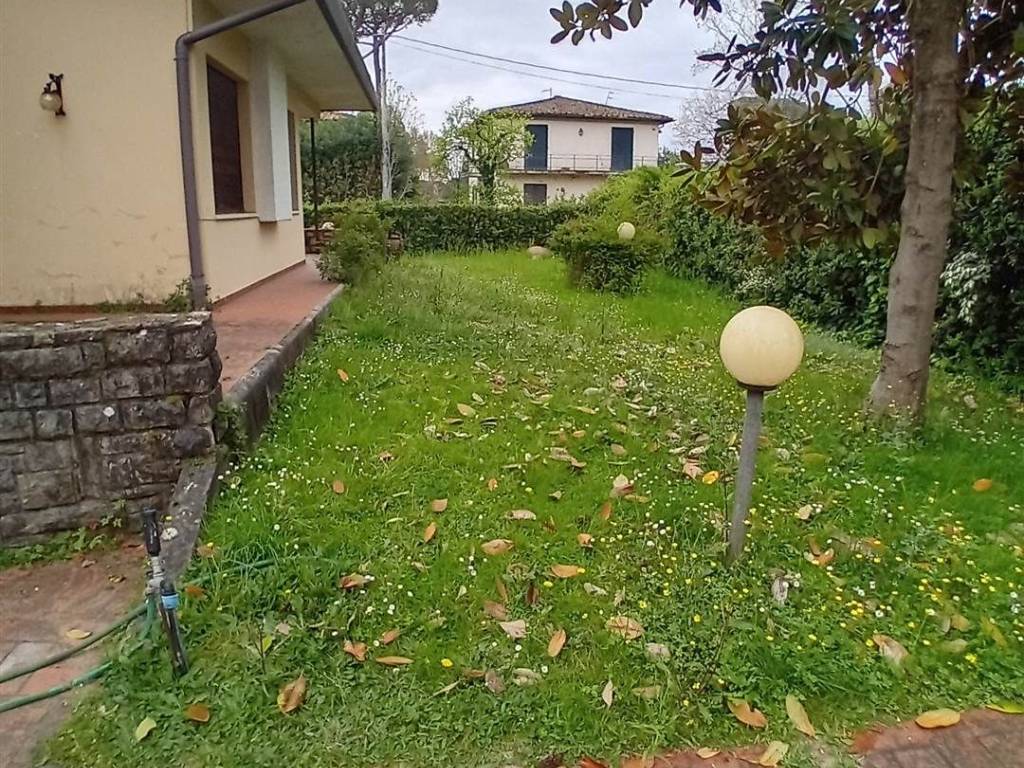 Villa a Pietrasanta in Via Goldora - Foto 4