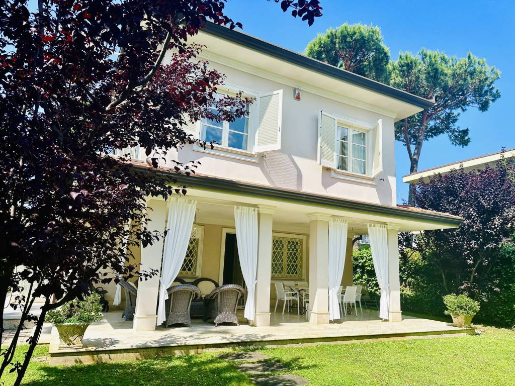Villa a Pietrasanta in Via Silvio Pellico - Foto 2