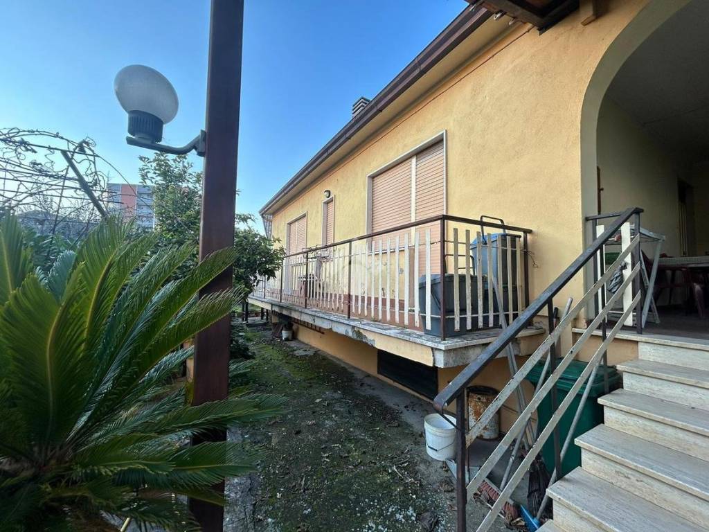 Casa indipendente a Frosinone in Via Valle Fioretta, 10 - Foto 3