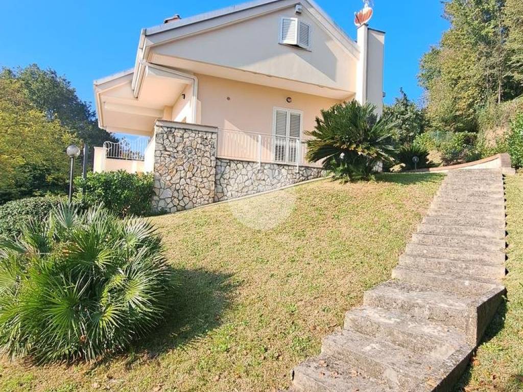 Villa a Frosinone in Via Prefelci, 34 - Foto 3