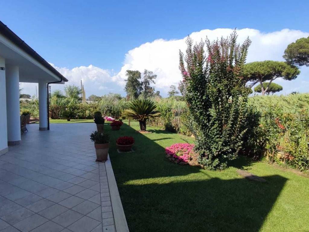 Villetta a schiera a San felice circeo in Viale Regina Elena, 64 - Foto 4