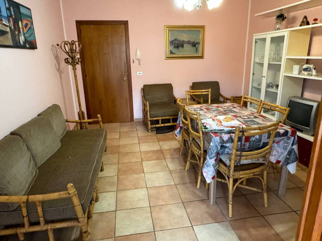 Appartamento a Alba adriatica in Via Pompeo, 11 - Foto 4