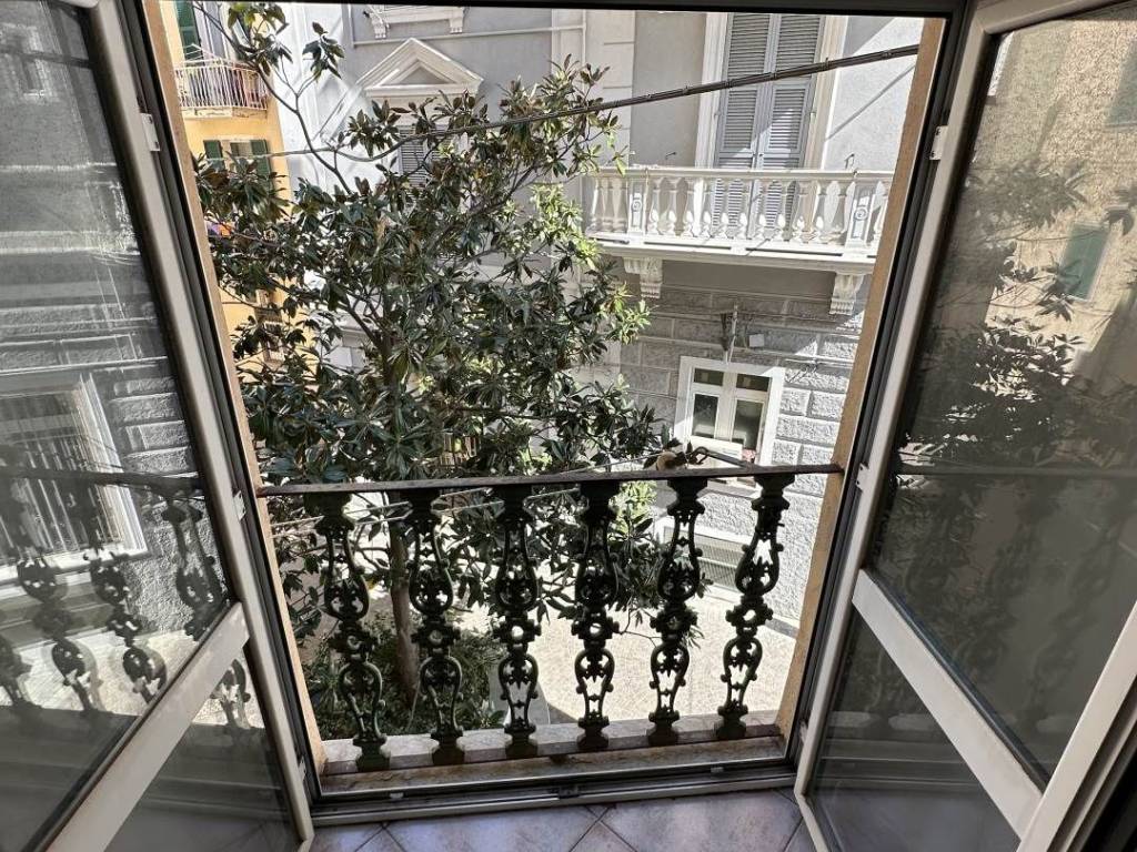 Appartamento a Vado ligure in Via Aurelia - Foto 2