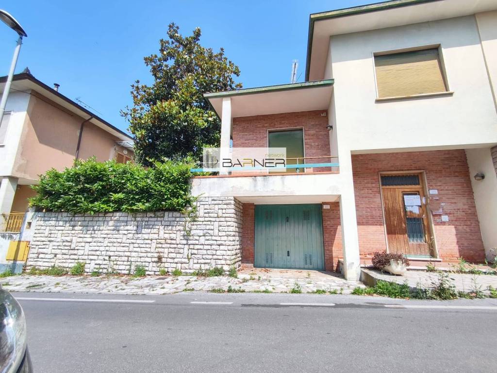 Villa a Massarosa in Via 4 Novembre - Foto 3