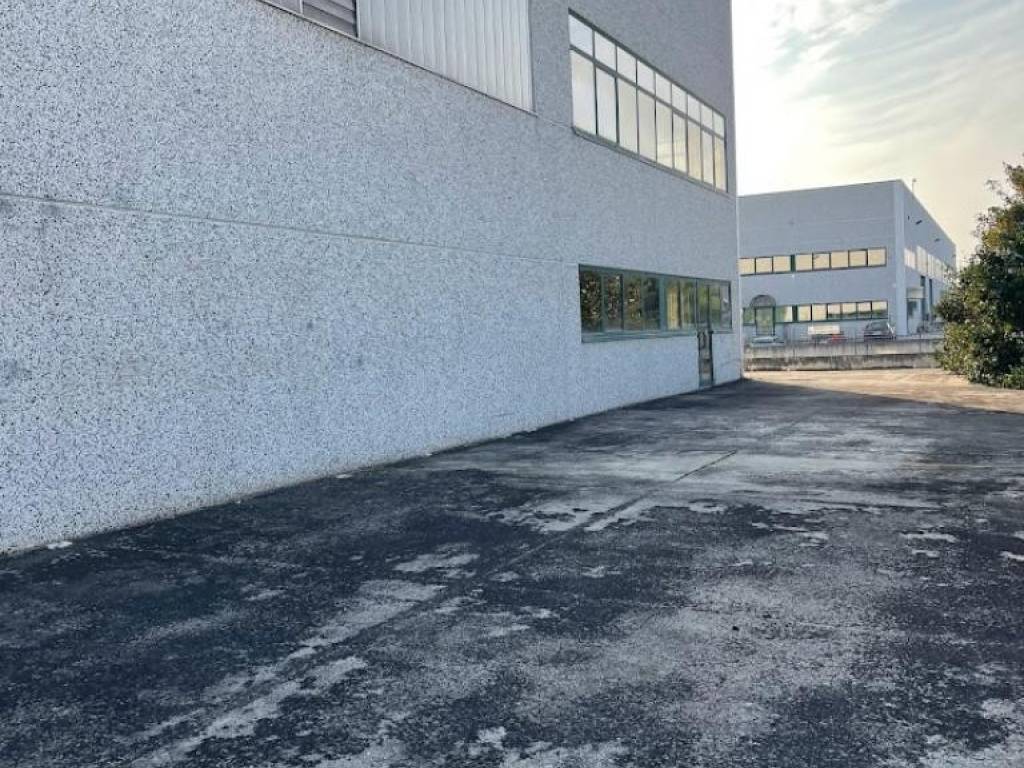 Immobile a Colonnella in Zona Industriale Valle Cupa - Foto 3