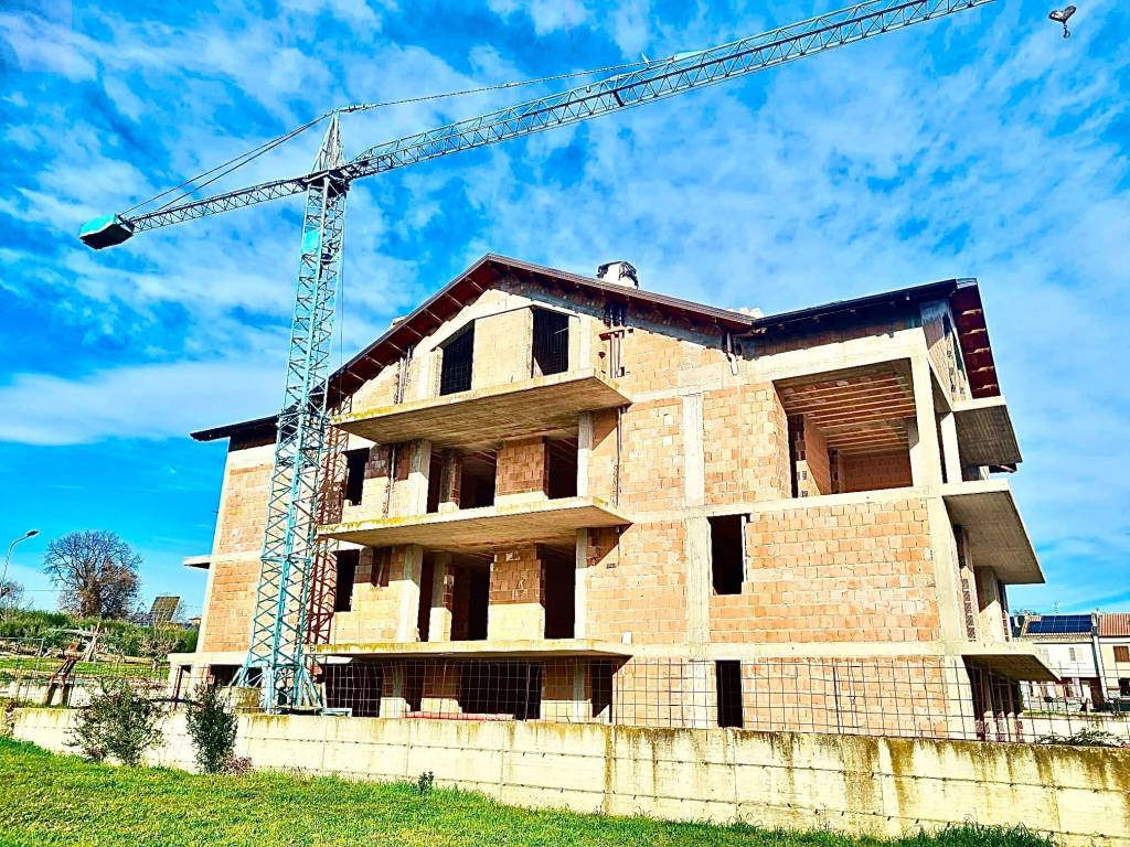 Palazzo / stabile a Morro d'oro in Via Giuseppe Garibaldi, 22 - Foto 2