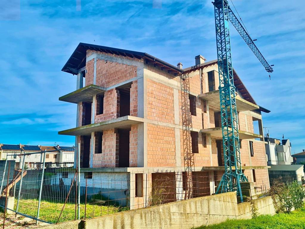 Palazzo / stabile a Morro d'oro in Via Giuseppe Garibaldi, 22 - Foto 3