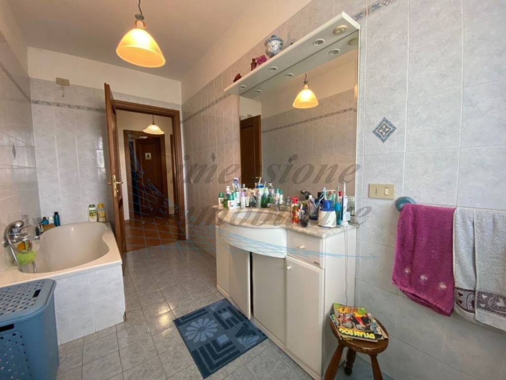 Villa a Rosignano marittimo in Via Dante Alighieri s.n.c - Foto 4
