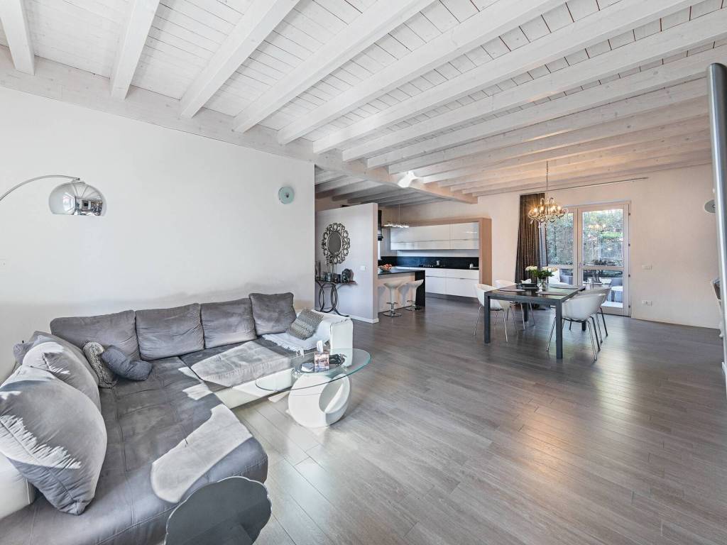 Villa a Valeggio sul mincio in Via Luigi Decò - Foto 3