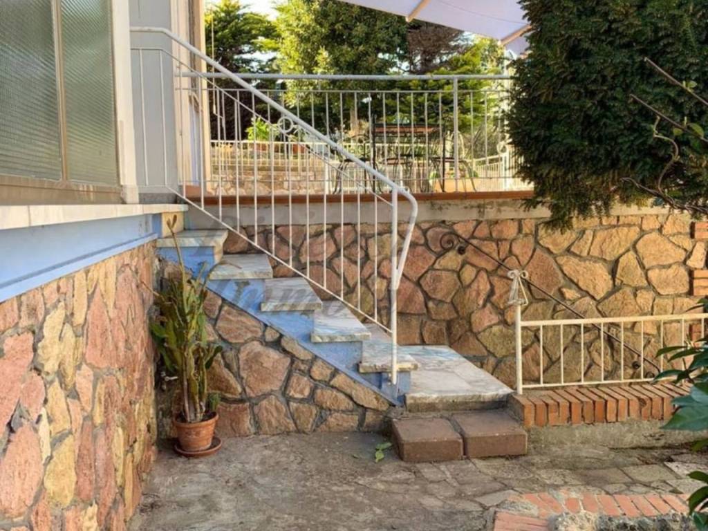 Villa a Rosignano marittimo in Via del Marzocco s.n.c - Foto 4