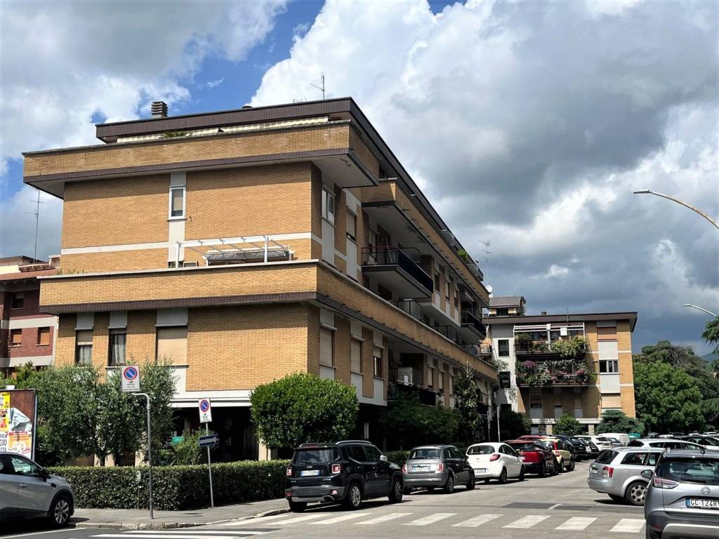 Appartamento a Prato in Via Alberto Casella - Foto 2