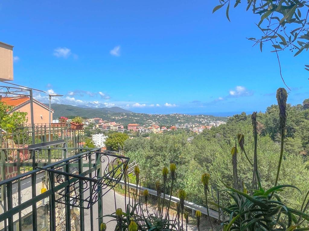 Villetta a schiera a Albissola marina in Via Poggio del Sole - Foto 2