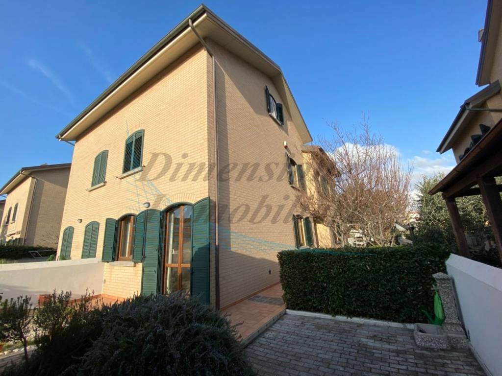 Villa a Rosignano marittimo in Via Dante Alighieri s.n.c - Foto 2