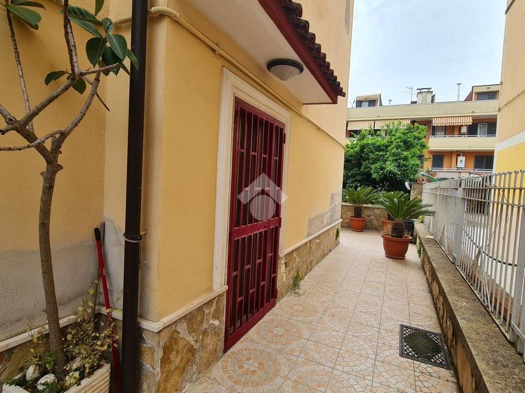 Casa indipendente a Casapulla in Via Enrico De Nicola, 11 - Foto 2