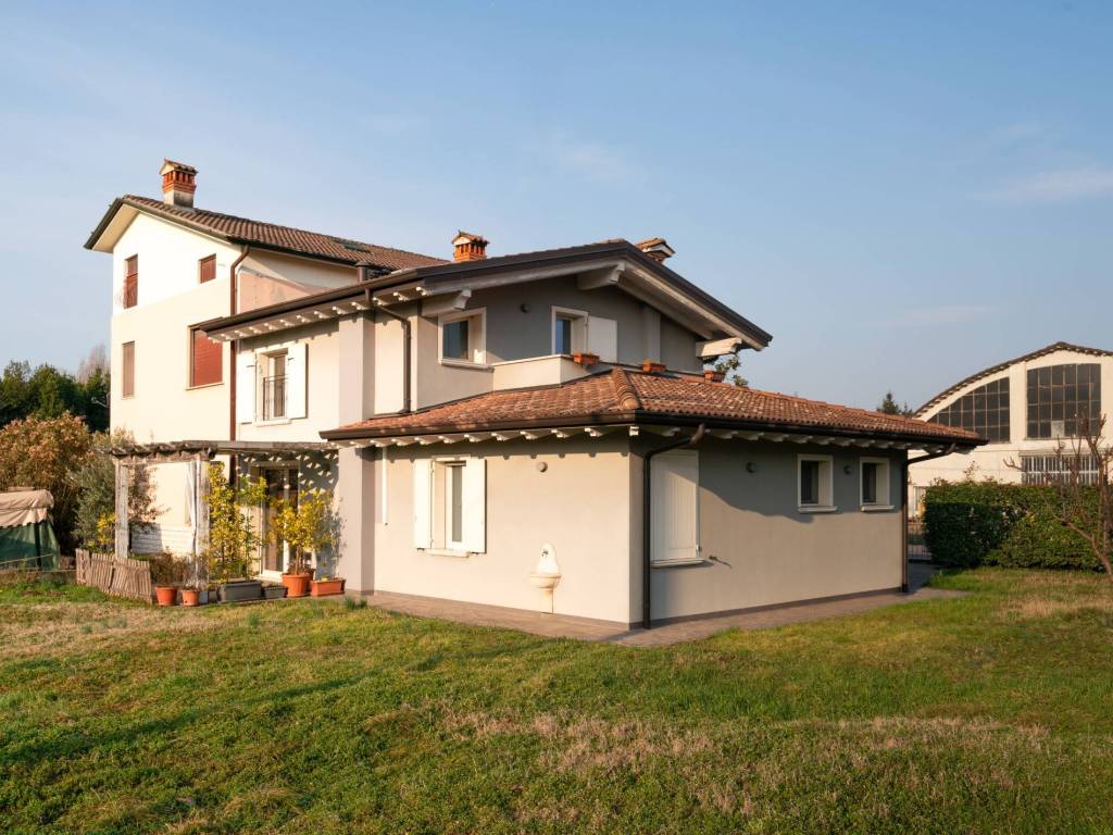Villa a Cellatica in Via Badia, 61 - Foto 2