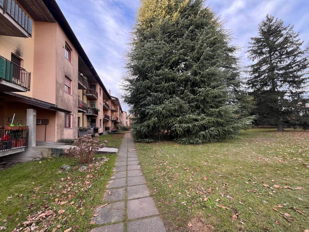 Appartamento a Gallarate in Via Sebino, 18 - Foto 2