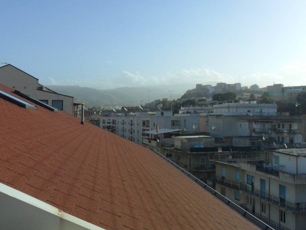 Attico / mansarda a Reggio calabria in Dir.Gullì Di Viale Pio XI - Foto 4