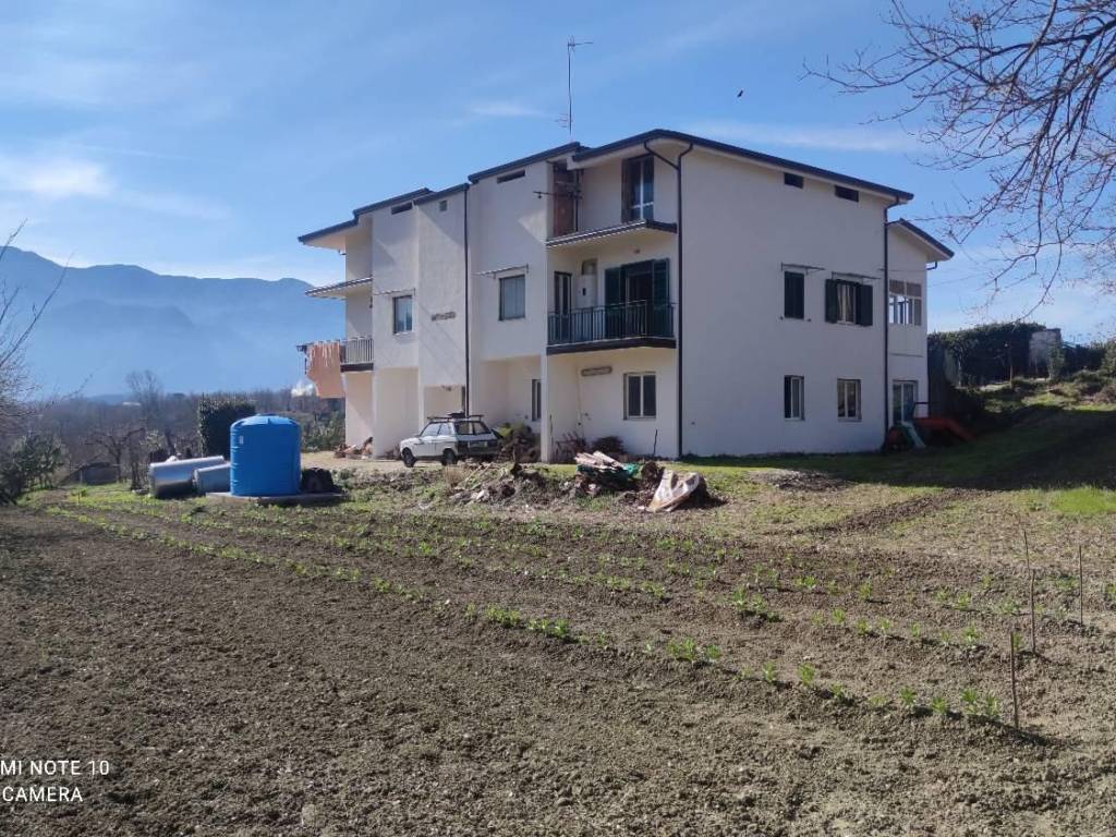 Villa a Montesarchio in fiego basso - Foto 2