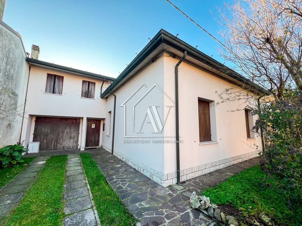 Villa a Ravenna in Via Zuccherificio - Foto 2
