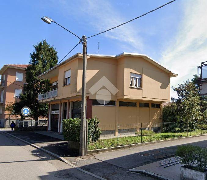 Casa indipendente a Lonate pozzolo in Via Leopardi, 5 - Foto 3