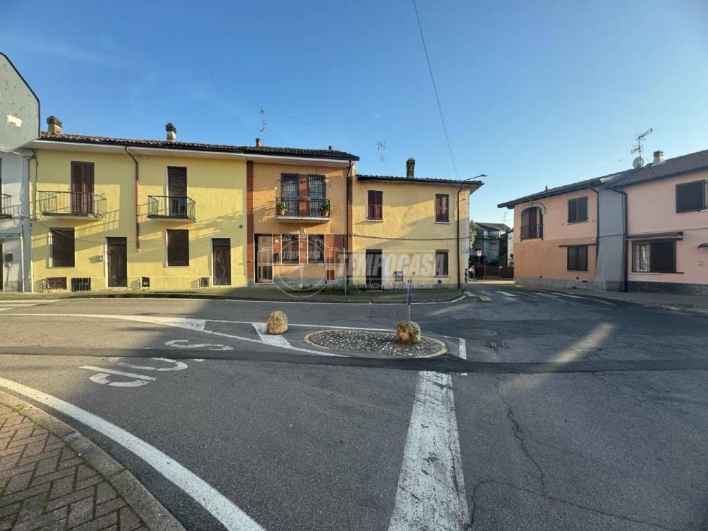 Appartamento a Cervignano d'adda in Piazza Aldo Moro 13 - Foto 2
