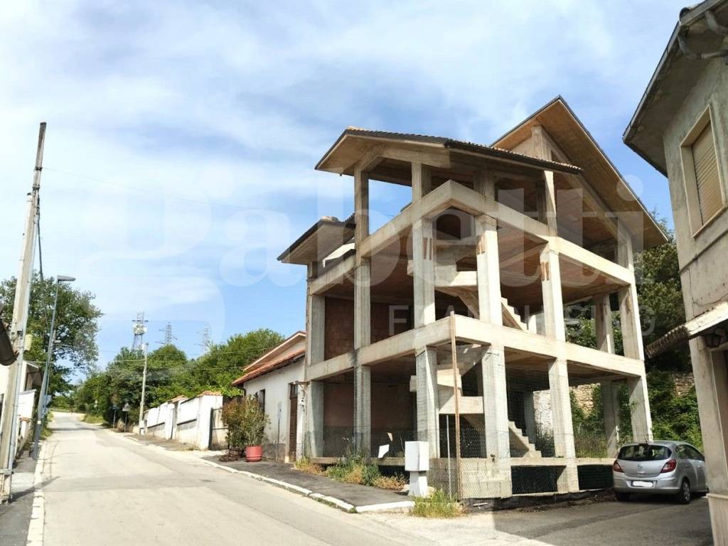Palazzo / stabile a Avezzano in VIA MONTE CERVARO , 154 - Foto 2