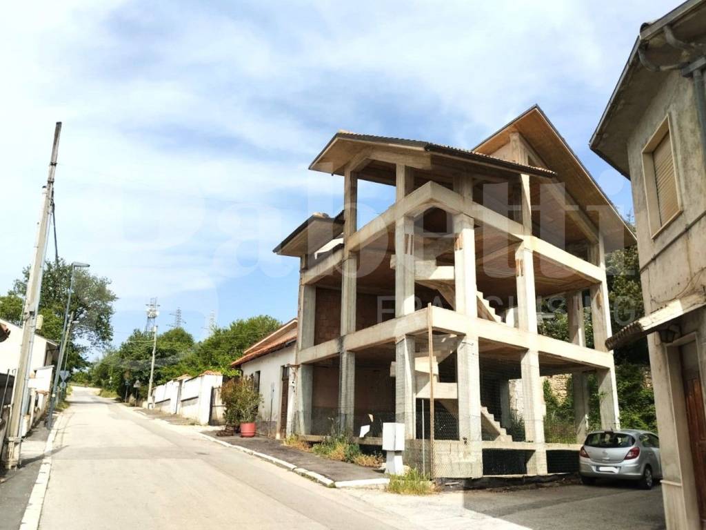 Palazzo / stabile a Avezzano in VIA MONTE CERVARO , 154 - Foto 3
