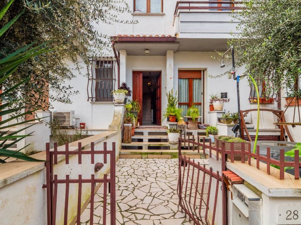 Casa indipendente a Fano in Via Fossombrone, 28 - Foto 3