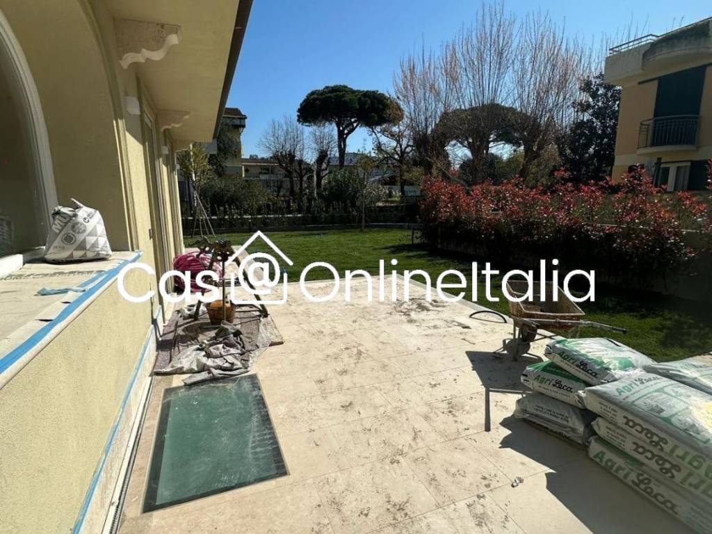 Appartamento a Viareggio in Via Vittorio Alfieri, 24 - Foto 3