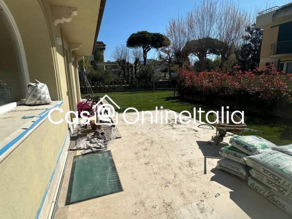 Appartamento a Viareggio in Via Vittorio Alfieri, 24 - Foto 5
