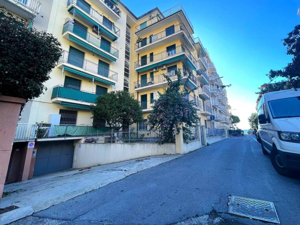 Box / garage a San bartolomeo al mare in Via Elba - Foto 2