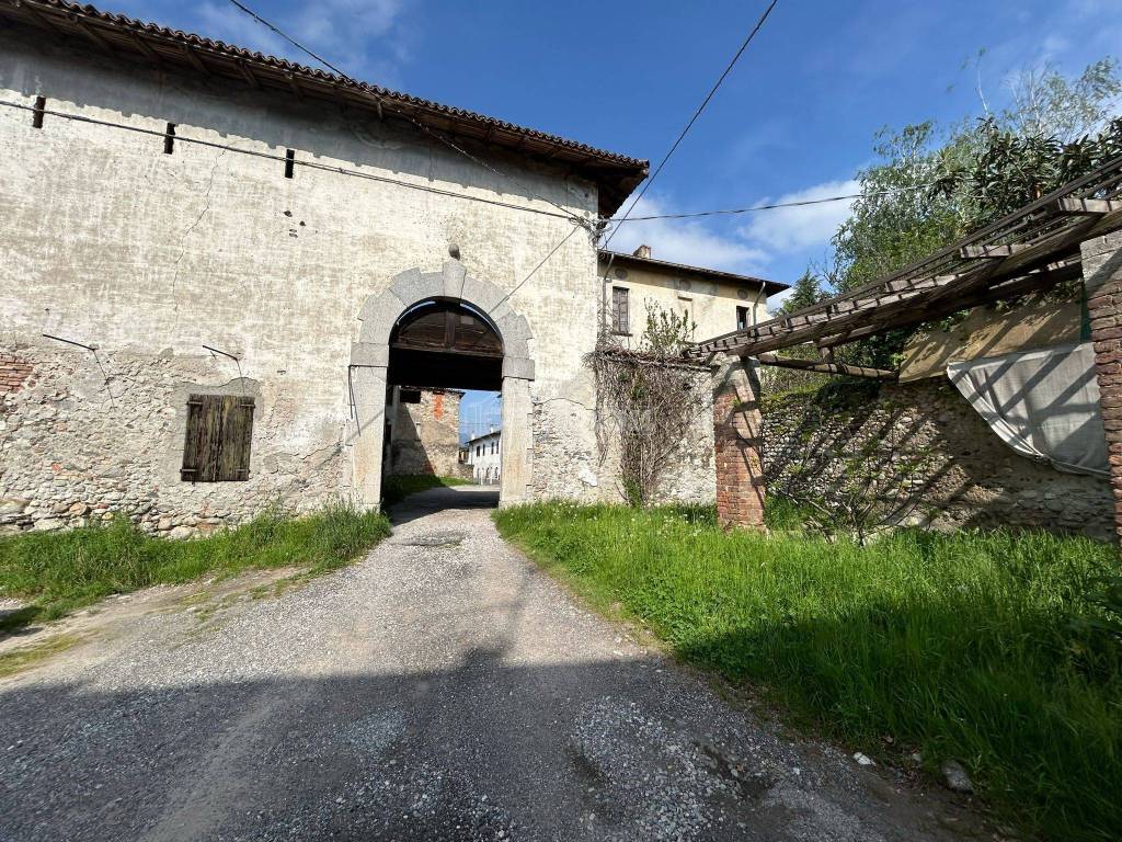 Appartamento a Faloppio in Via Borgo Antico 10 - Foto 3