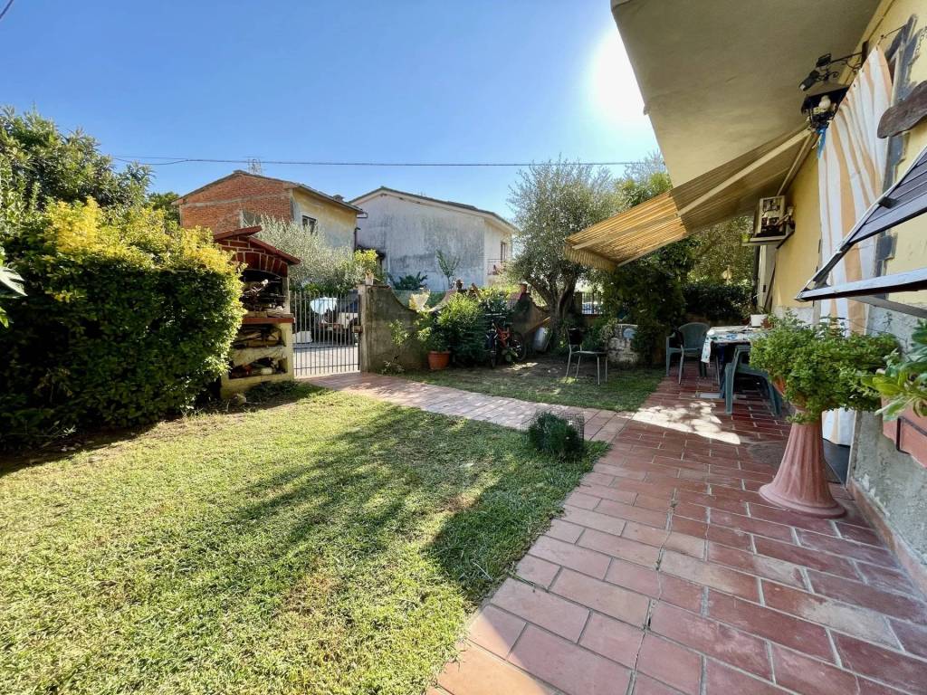 Appartamento a Porcari in Via Pacconi, 121, 55016 Porcari LU - Foto 2
