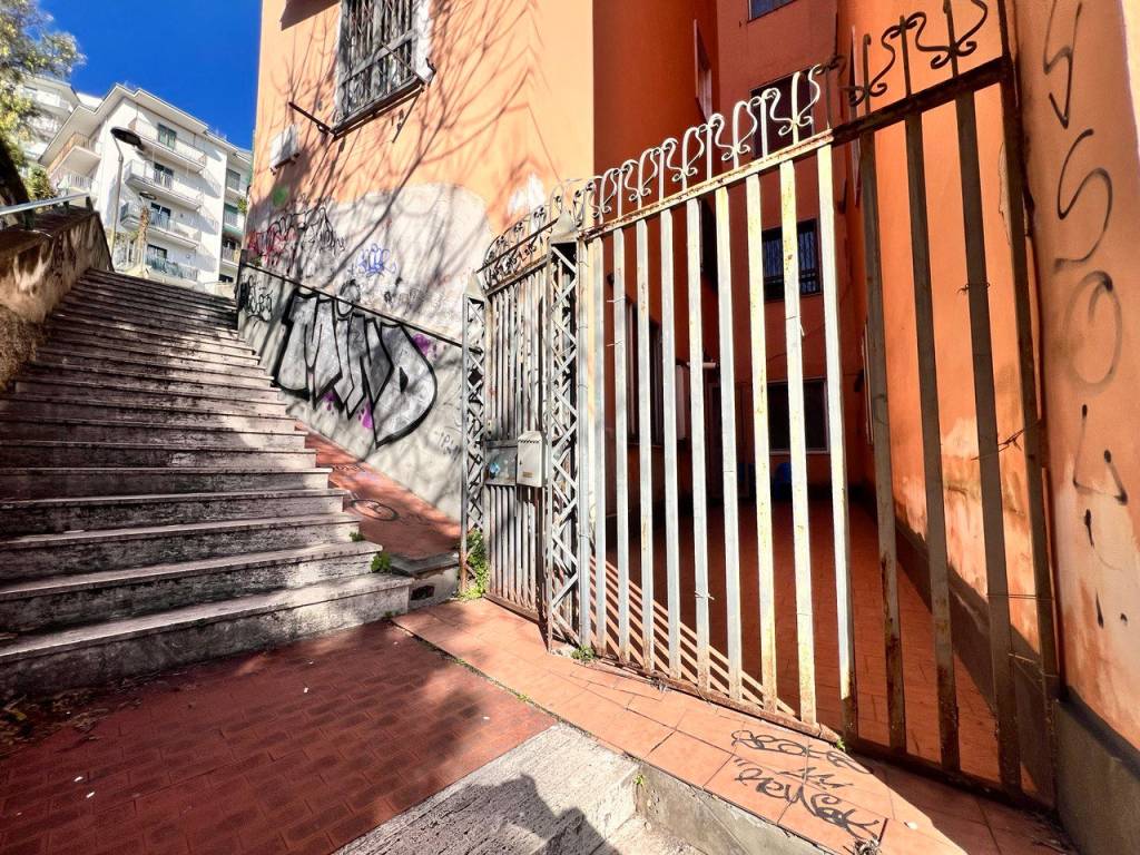 Appartamento a Salerno in Via Valerio Laspro - Foto 4