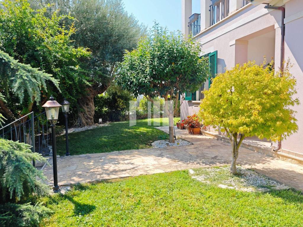 Villa a Mosciano sant'angelo in Via Salvador Allende - Foto 4