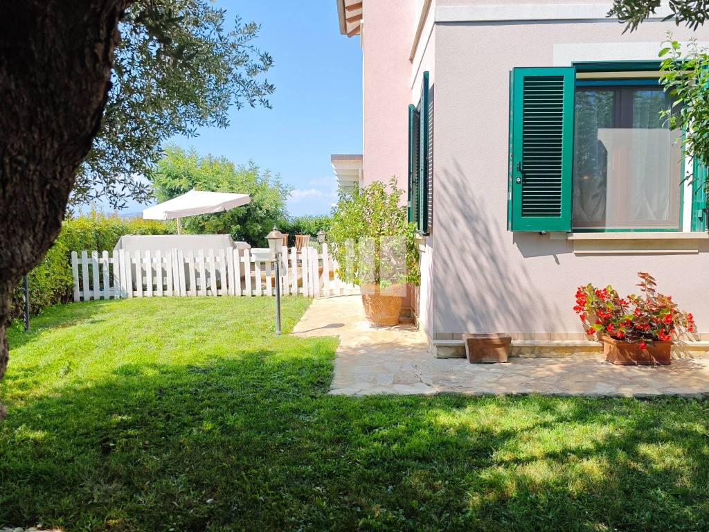 Villa a Mosciano sant'angelo in Via Salvador Allende - Foto 5