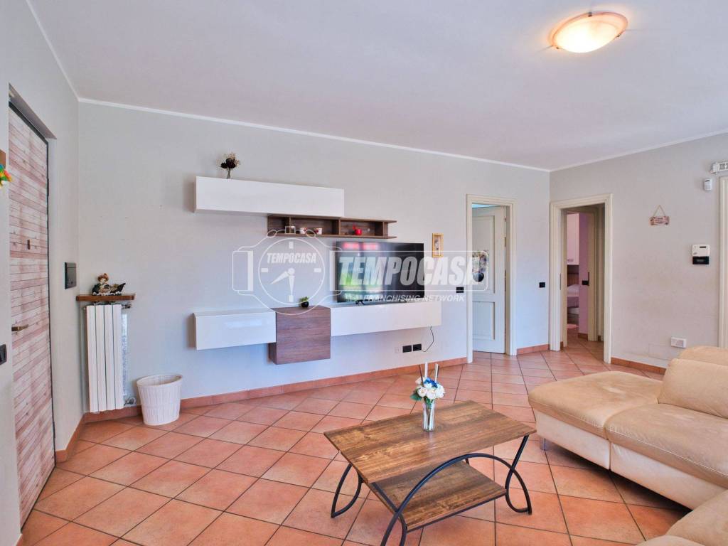 Appartamento a Cameri in Strada Privata Sesia - Foto 4