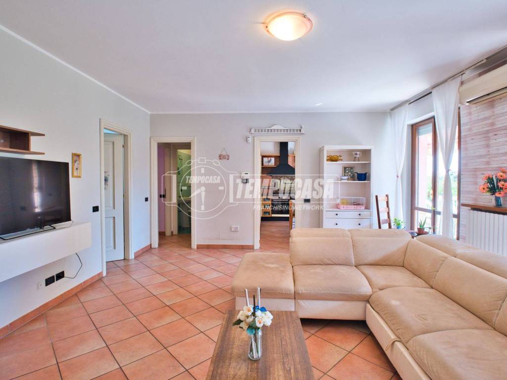 Appartamento a Cameri in Strada Privata Sesia - Foto 5