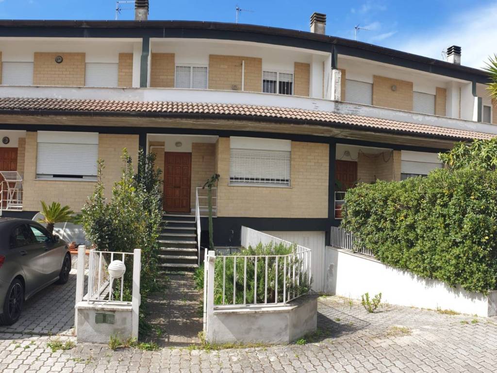 Villetta a schiera a Terracina in Via Pantani da Basso s.n.c - Foto 2