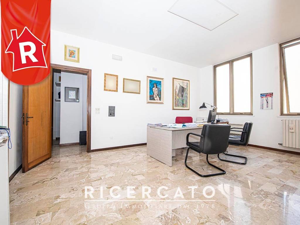 Immobile a Lecce in VIALE UGO FOSCOLO 39 - Foto 5