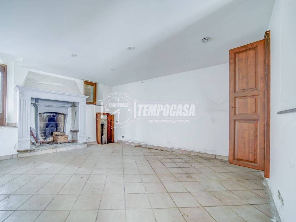 Casa indipendente a Carnago in Via Roma 47 - Foto 4