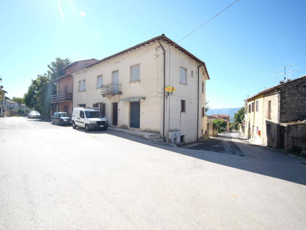 Villa a Poggio bustone in San Pietro, 62 - Foto 2