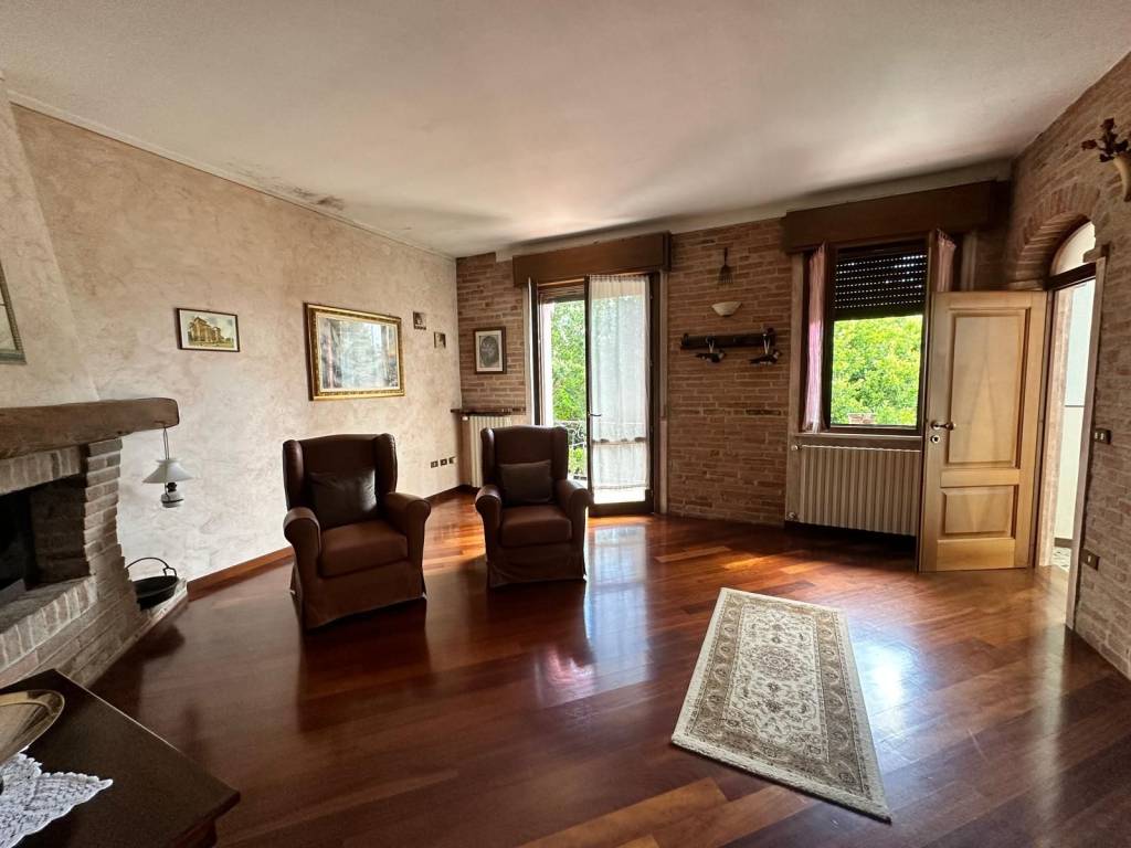 Appartamento a Dosolo in Via Paganina - Foto 2