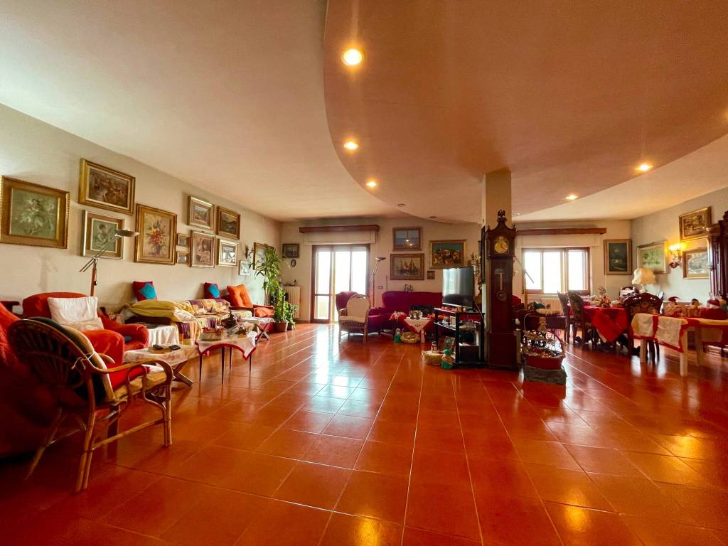Appartamento a Catanzaro in Viale Magna Grecia, 294 - Foto 2